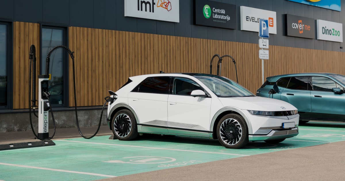 The Most Popular Types of EV Chargers - 4 Eleport - EV charger adapter types