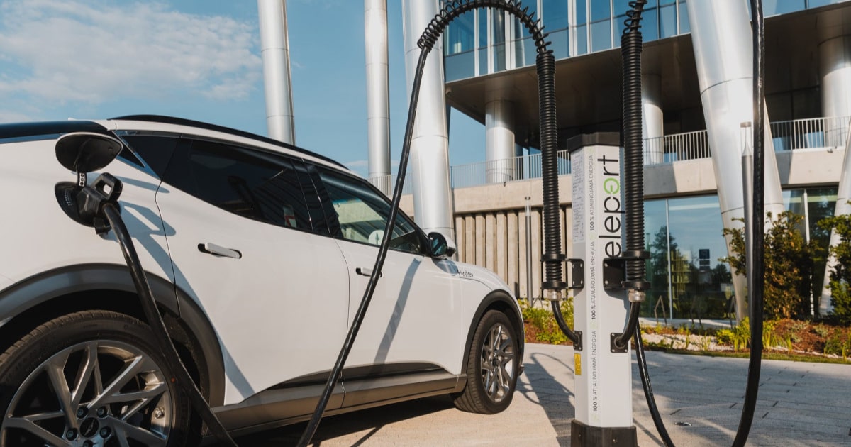 How Do EV Charging Stations Work? Inside the Technology Behind EV Power - 3 how do public ev charging stations work