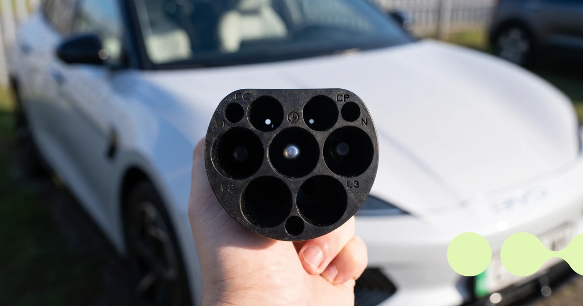 V2L adapter back